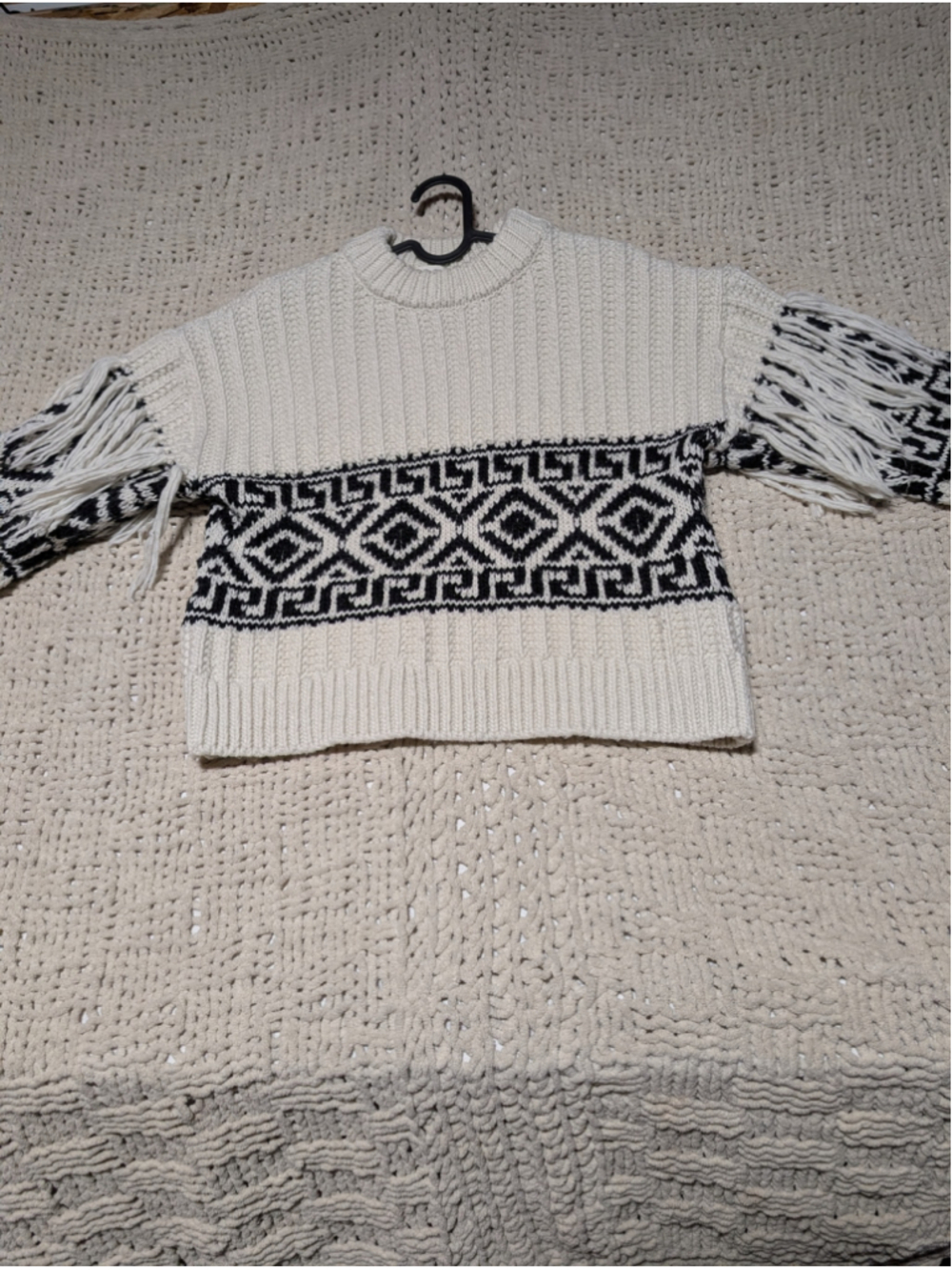 Women's Beige and Black Geometric Pattern Fringe Sweater Size M